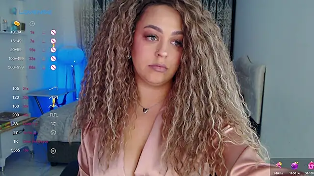  Just a queen 3 online show from December 21, 4:55 pm