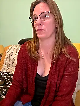 SpiceLea online show from December 2, 1:02 pm