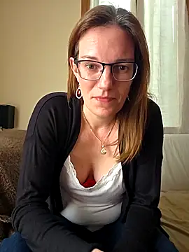 SpiceLea online show from March 11, 3:14 pm