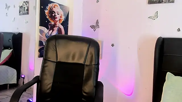 Laurablue online show from September 13, 11:24 pm