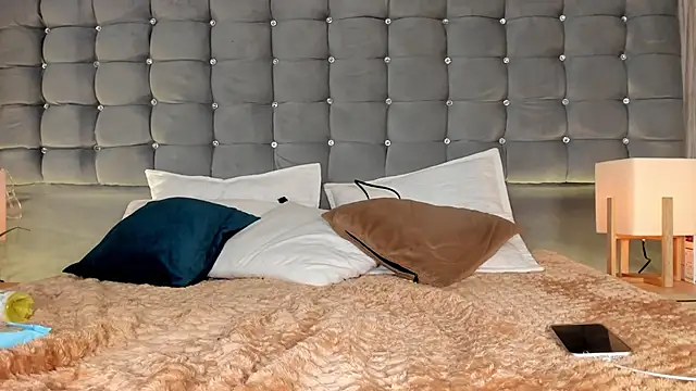 Poacahontasfg online show from December 2, 4:03 am