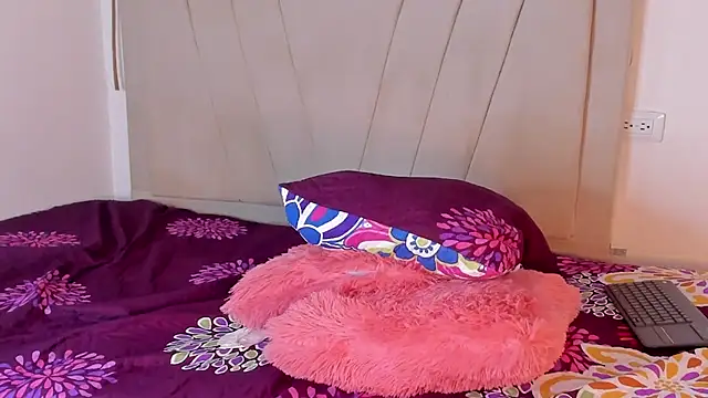 sienna marie online show from November 4, 10:15 pm