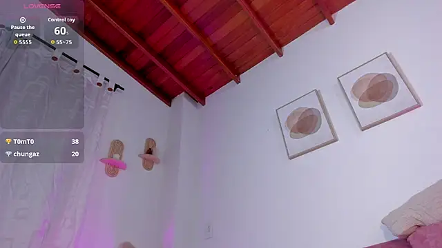 Mia 222 online show from December 5, 11:00 am