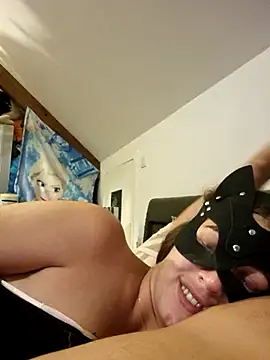 Snapshot of LoLa-69-X chatting on September 17, 7:12 pm LoLa-69-X online show from September 17, 7:12 pm