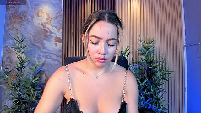 Alessia Taylorr online show from September 30, 12:33 pm