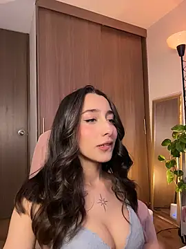 hottiecattiee online show from November 9, 6:48 pm