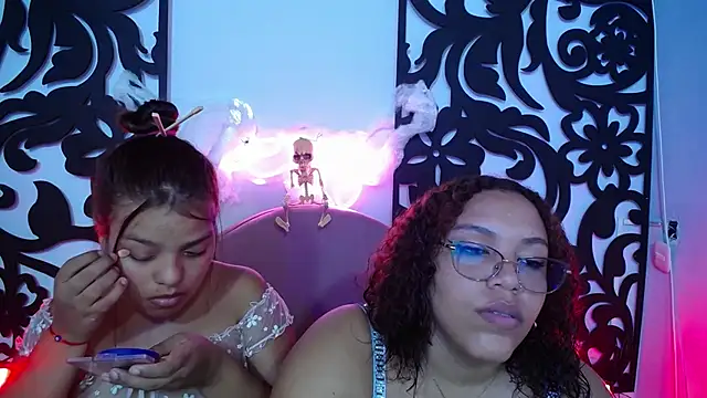 your little naughty1 online show from October 29, 3:11 am