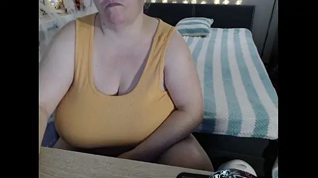 Sweetboobs online show from October 30, 8:10 pm