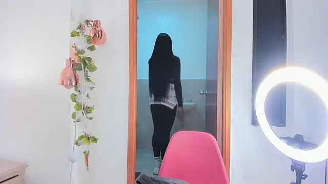 Nicole Paradise online show from December 16, 12:55 pm