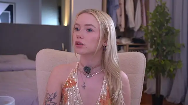 LexieLoree online show from March 18, 3:11 am