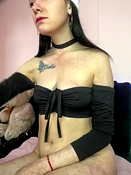 Isabella 21x online show from December 20, 1:15 pm