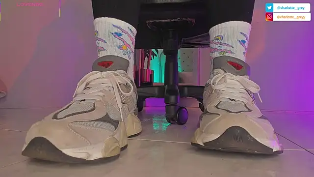 charlotte  grey online show from September 19, 8:30 pm