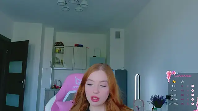 cinnabon girls online show from May 20, 2:03 pm