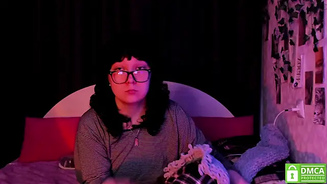 dreamgirllovee online show from December 2, 11:29 pm