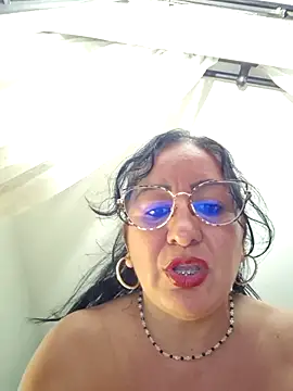 Snapshot of viollett_28 chatting on October 17, 10:35 pm viollett 28 online show from October 17, 10:35 pm