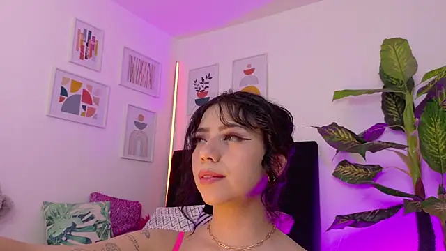 melany naa online show from March 10, 11:53 pm