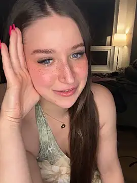 nerdynina online show from May 21, 2:31 am