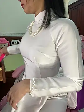    Erin    online show from April 20, 2:03 am