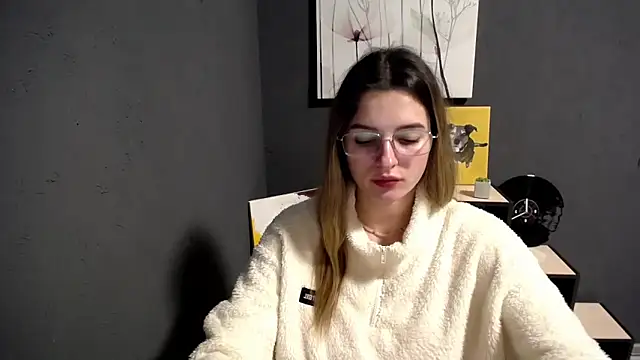 lady olivia  online show from December 5, 3:13 pm