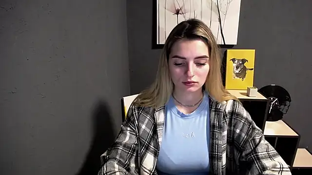 lady olivia  online show from March 23, 2:45 pm