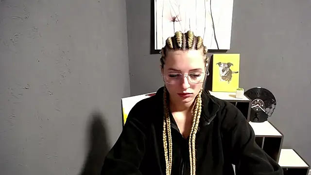 Snapshot of lady_olivia_ chatting on October 16, 4:09 pm lady olivia online show from October 16, 4:09 pm