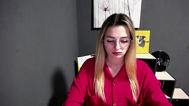 lady olivia  online show from April 24, 1:47 pm