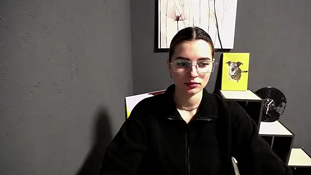 lady olivia  online show from March 31, 4:29 pm