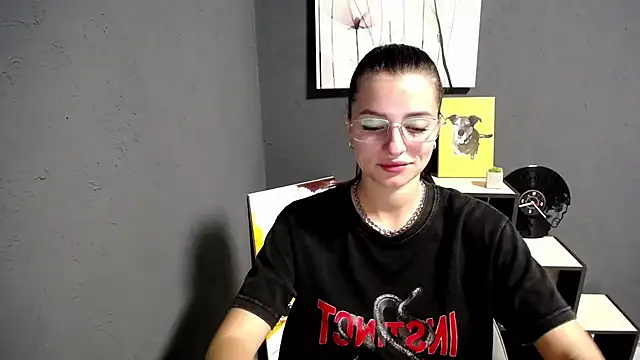 Snapshot of lady_olivia_ chatting on September 22, 4:05 pm lady olivia online show from September 22, 4:05 pm