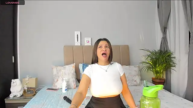 kataleyarios01 online show from October 6, 12:05 am