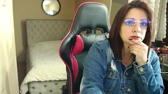 Carol Scottt online show from February 23, 8:47 am