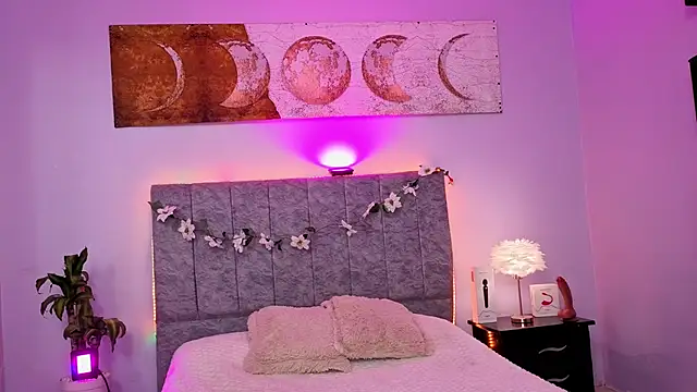 Megan Do Santos online show from December 22, 3:04 pm