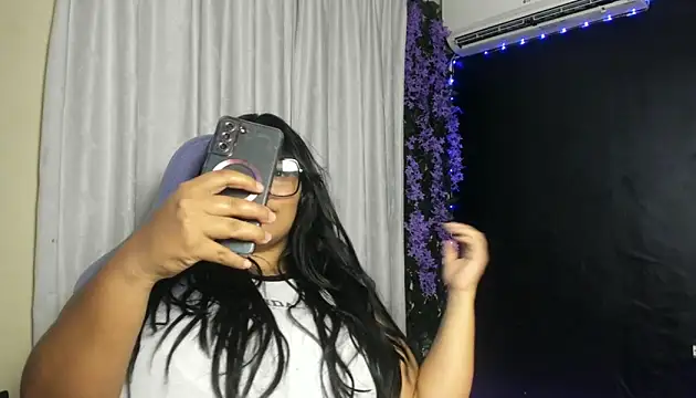 AvrilRizoX online show from April 17, 5:42 am