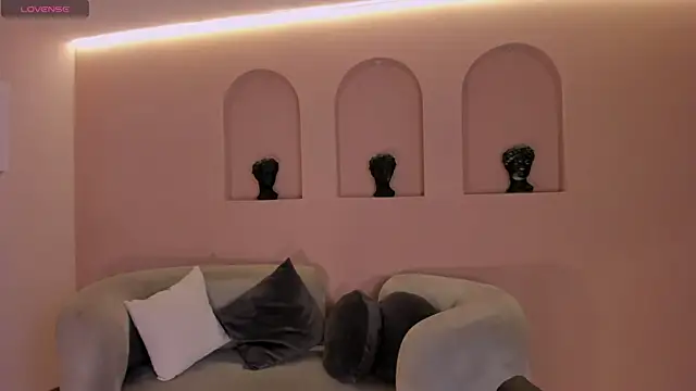 ArianaDumont online show from March 31, 11:43 am