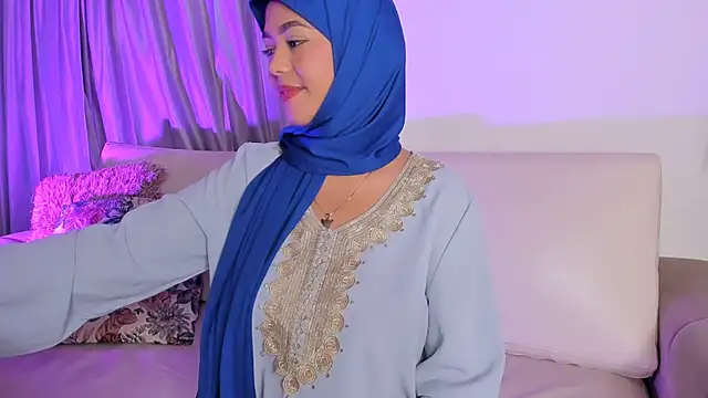 azzahara069 online show from November 28, 9:40 pm