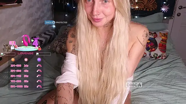 GoodGirl0024 online show from March 29, 8:41 pm