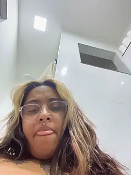 lolafairytail online show from December 15, 4:01 pm