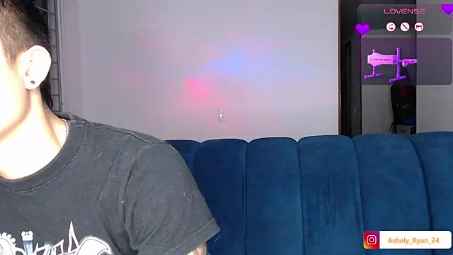 Snapshot of ashely_ryan24 chatting on September 14, 11:57 pm ashely ryan24 online show from September 14, 11:57 pm