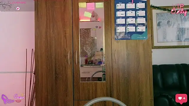 LauGrayJ online show from March 14, 2:40 pm