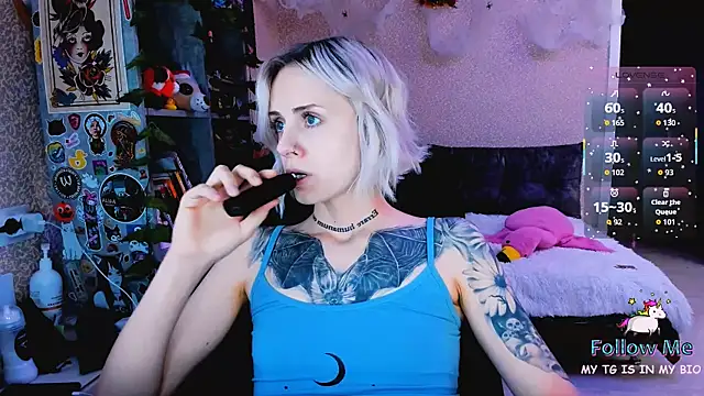 NaniMoore online show from November 28, 8:23 pm