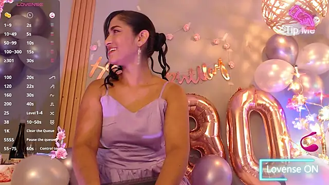 Thayssa ross online show from April 15, 3:34 pm