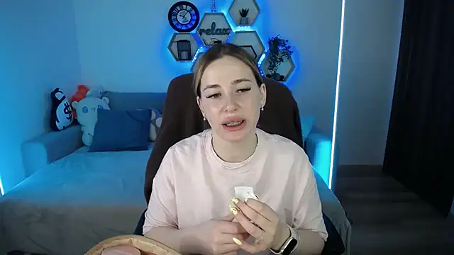 SabrinViolet online show from March 14, 9:10 am