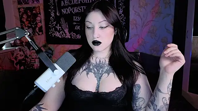 Kimpossible1 online show from April 9, 2:00 pm