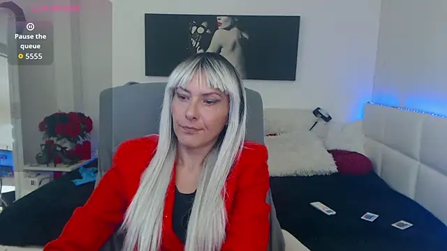 EvelynQueenn online show from October 14, 11:24 am