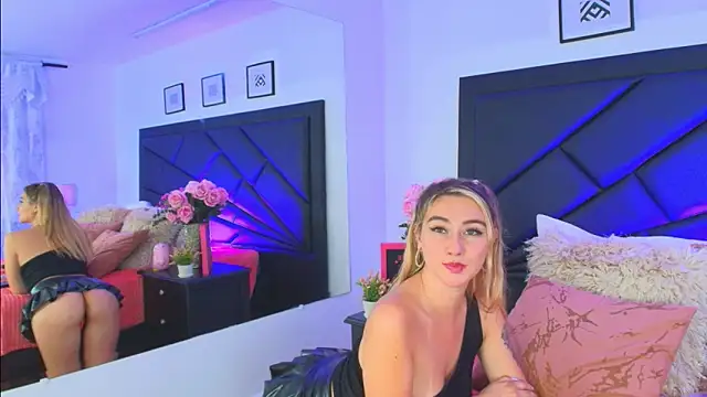 MaryDeniro online show from November 8, 9:20 pm