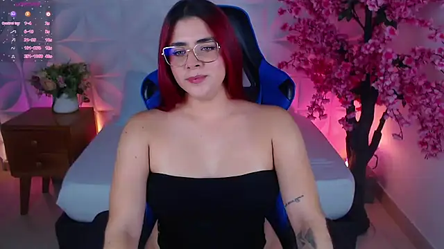 lizowenn  online show from October 29, 7:27 pm