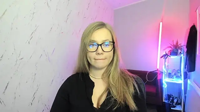 holly xglam online show from December 21, 8:57 pm