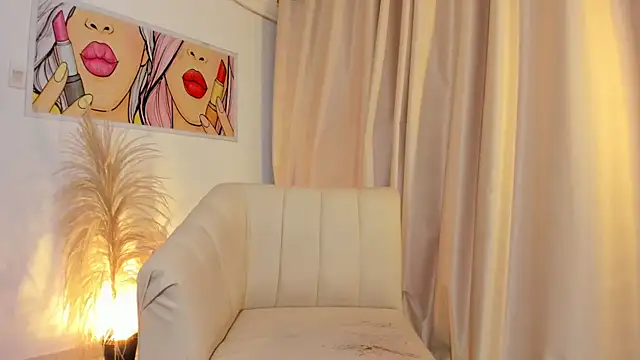 SkiinnyAna online show from April 18, 7:40 pm