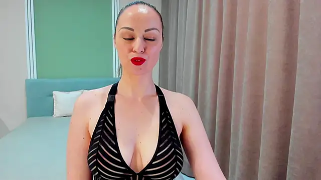 Amanda Goodwin  online show from October 1, 2:11 pm