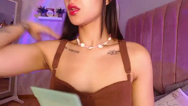 LeenaBrown online show from October 28, 12:44 pm