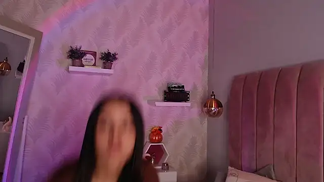 Snapshot of LeenaBrown chatting on October 20, 12:41 pm LeenaBrown online show from October 20, 12:41 pm